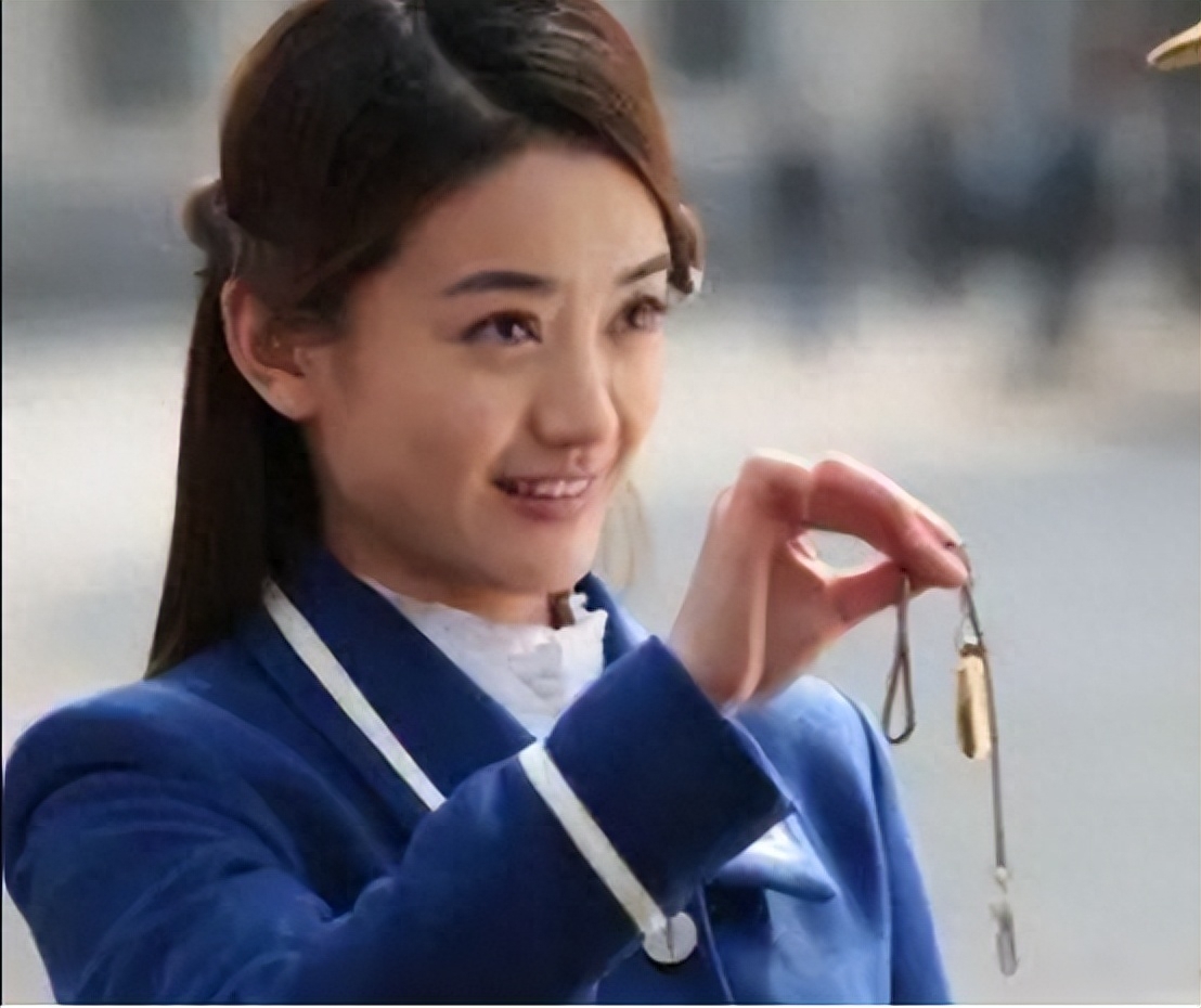 37歲朱杰素顏現(xiàn)身醫(yī)院狀態(tài)佳，低調(diào)人生 演技之外的生活哲學(xué)